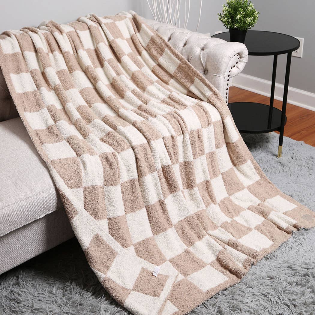 Checkerboard Patterned Throw Blanket: Pink / ONE SIZE