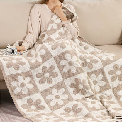 DAISY AND CHECKERED Print Soft Cozy Throw Blanket: PINK / ONE SIZE