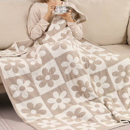 DAISY AND CHECKERED Print Soft Cozy Throw Blanket: PINK / ONE SIZE