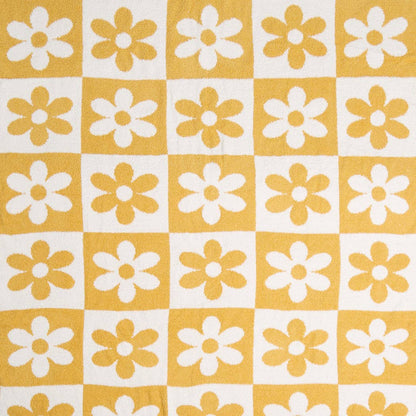 DAISY AND CHECKERED Print Soft Cozy Throw Blanket: PINK / ONE SIZE