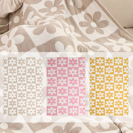 DAISY AND CHECKERED Print Soft Cozy Throw Blanket: BEIGE / ONE SIZE