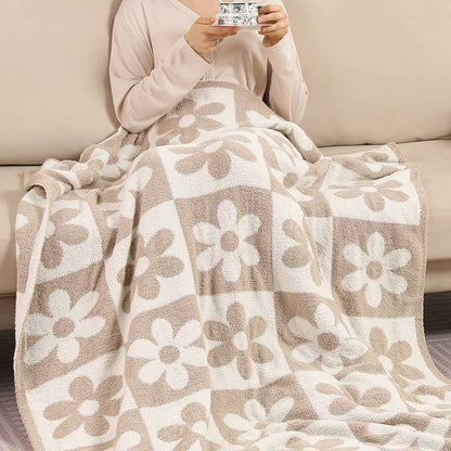 DAISY AND CHECKERED Print Soft Cozy Throw Blanket: PINK / ONE SIZE